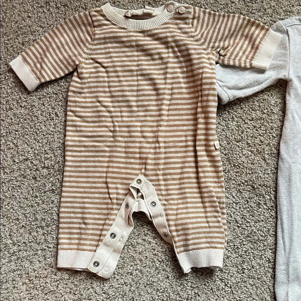 Baby GAP 0-3 Newborn Baby bundle - Beanie and Striped and Gray One Pieces